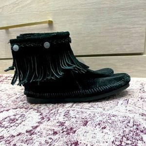Short Minnetonka Boots Booties hard sole moccasin
